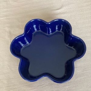 Cobalt blue Chantal flower baking dish